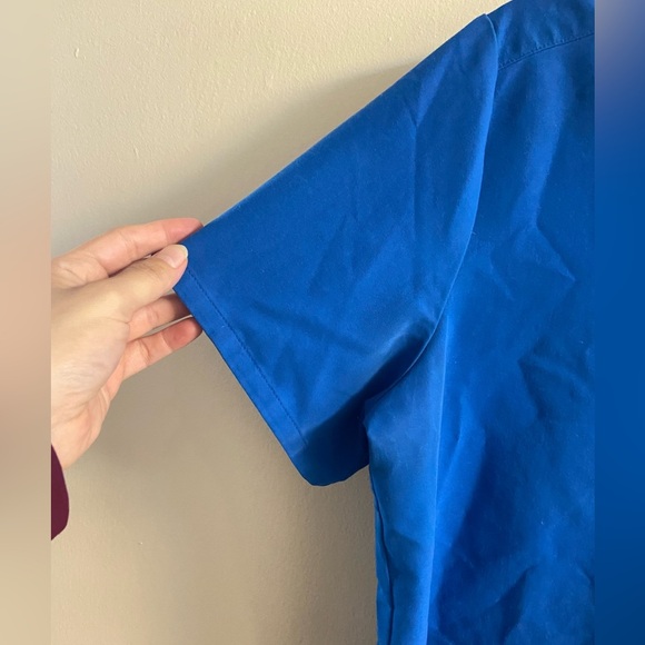 Figs scrubs top blue v neck short‎ sleeve women large - Picture 4 of 6